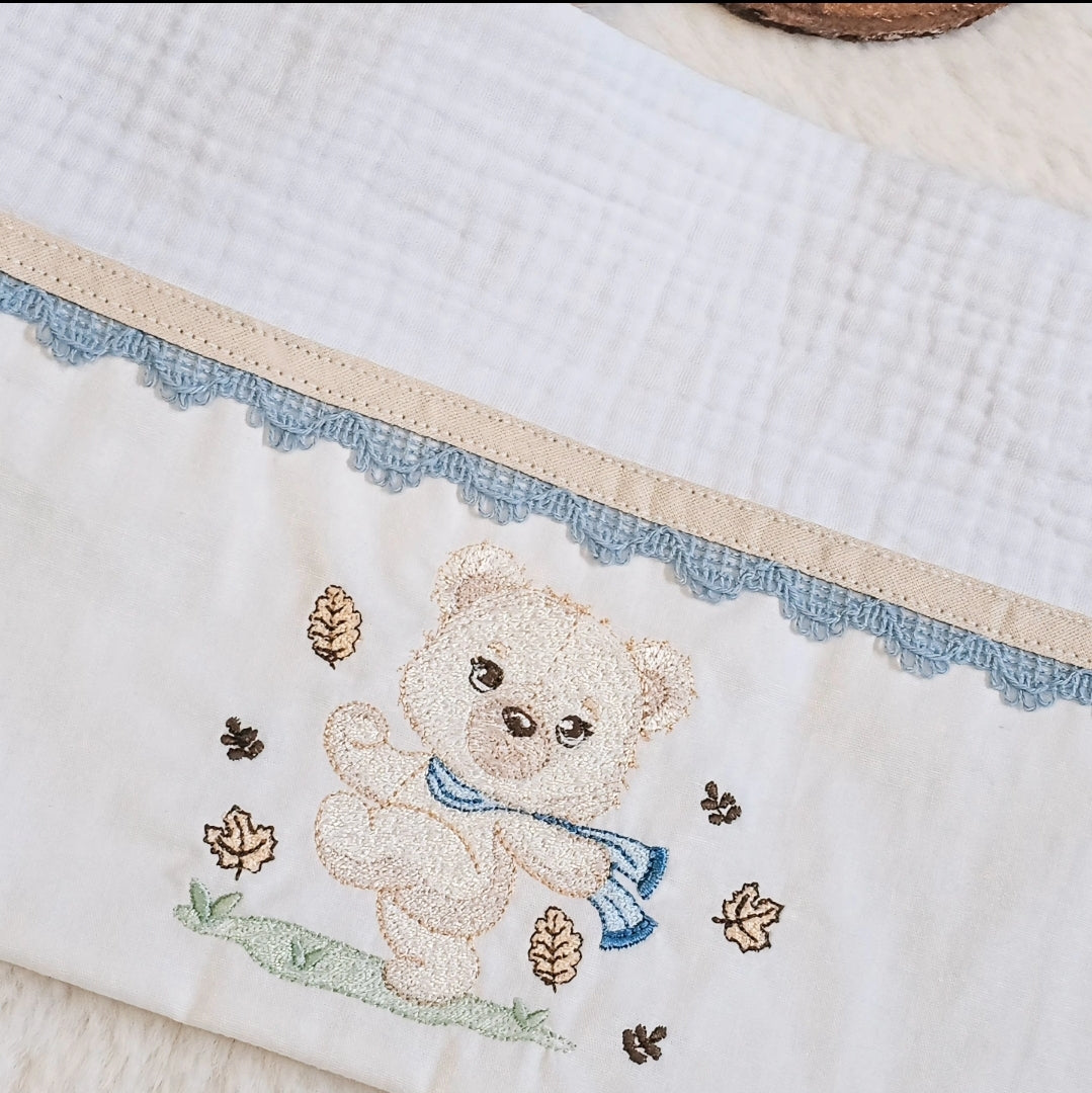 Set de 3 Langes Bébé Brodés – Thème Nounours en Automne